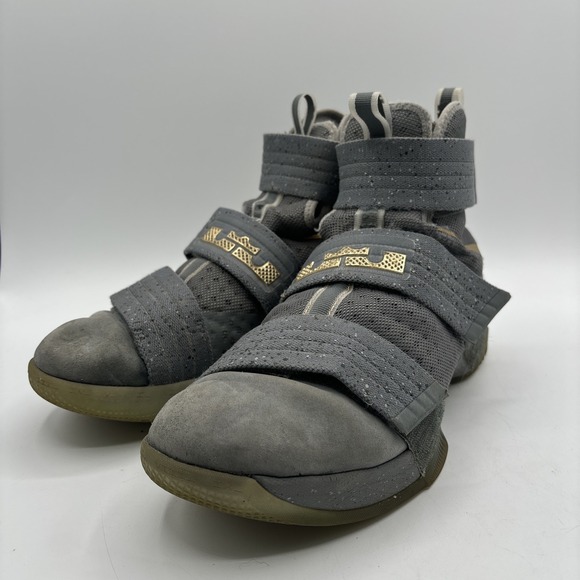 Nike‎ LeBron Soldier 10 Sneakers Men's Size 8.5 Battle Gray 899620-010 Shoes